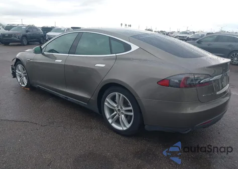 2015 Tesla Model S 70D/85D/P85D z USA, uszkodzony, nr VIN 5YJSA1S24FF088071